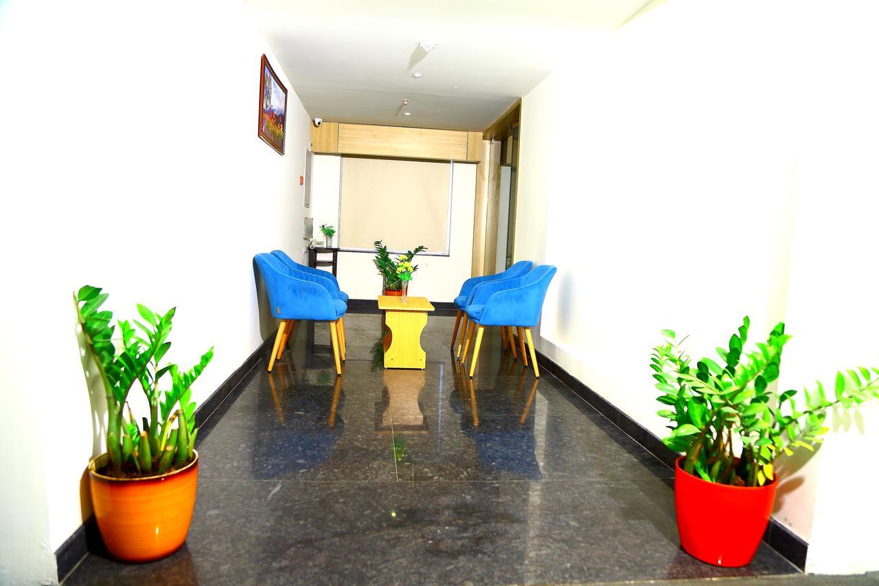 Abhayaa Hotel Visakhapatnam Exterior photo